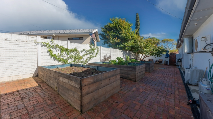 5 Bedroom Property for Sale in Bredasdorp Western Cape